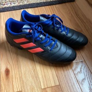 Women’s soccer cleats